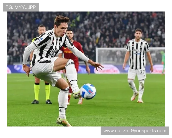 尤文直传飞速插上，基耶萨强行抽射