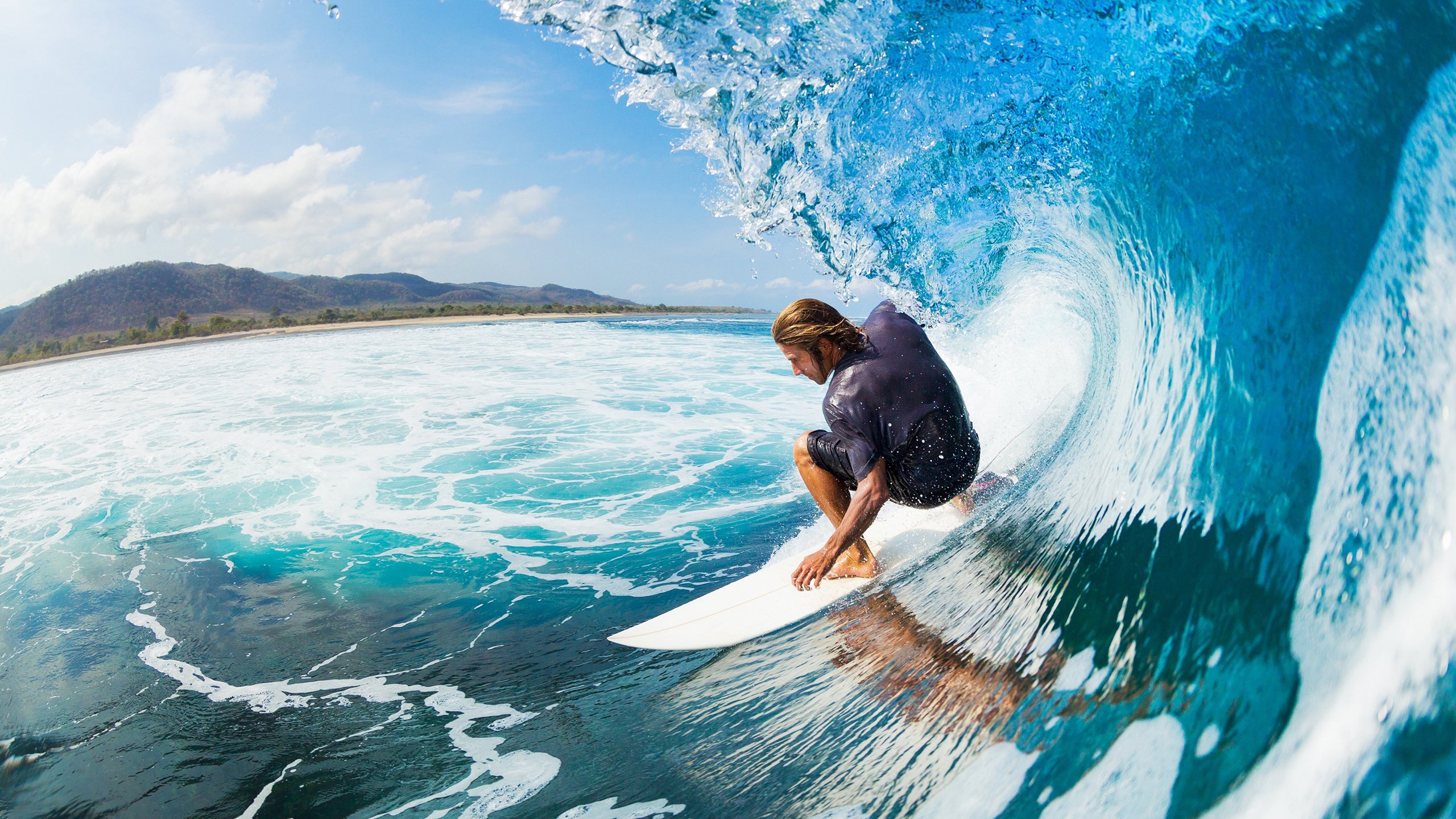 希腊女篮在欧洲锦标赛中奋勇争夺，续写辉煌传统，希腊女球迷